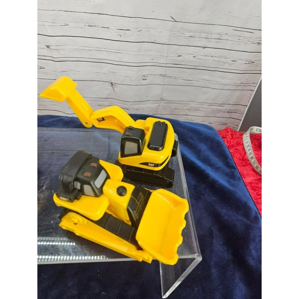 4x Caterpillar CAT Mini Machine Construction Truck 2” Yellow‎ Black Toy Car Set